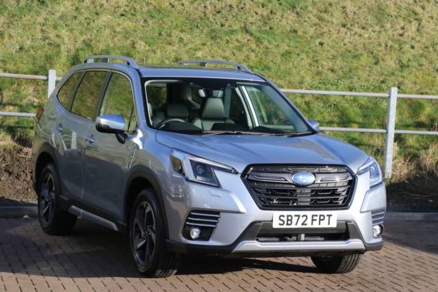 Subaru Forester 2.0i e-Boxer XE Premium 5dr Lineartronic Estate Petrol / Electric Hybrid Silver