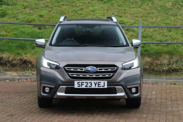Subaru Outback 2.5 i Touring Estate Petrol Gold